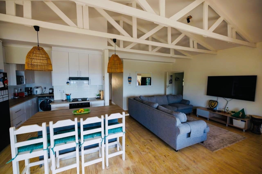 5 Bedroom Property for Sale in Wavecrest Eastern Cape